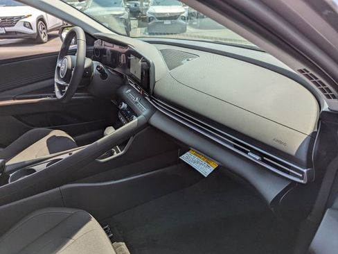 Used 2024 Hyundai Elantra SEL w/ Convenience Package FWD image 43