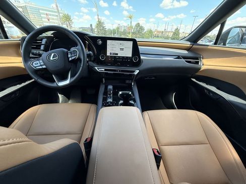 Used 2025 Lexus RX 350 FWD w/ Technology Package image 19