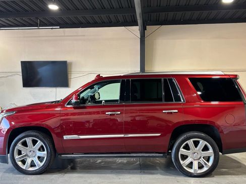 Used 2017 Cadillac Escalade Premium Luxury image 5