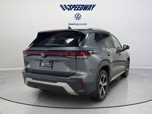 Certified 2025 Volkswagen Tiguan SE FWD image 6