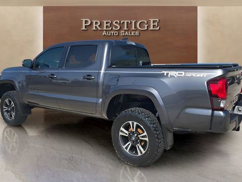 Used 2019 Toyota Tacoma TRD Sport image 7