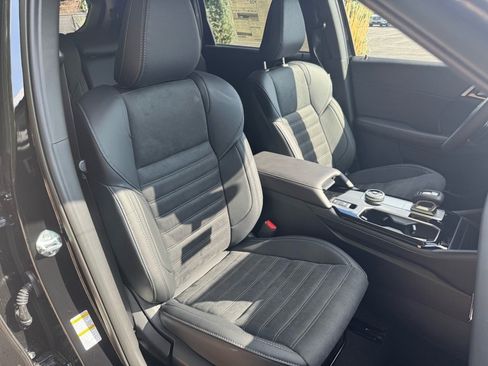 New 2025 Mitsubishi Outlander SE image 11