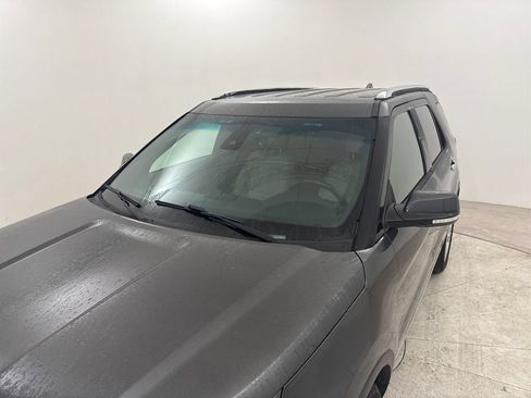 Used 2016 Ford Explorer Limited w/ Equipment Group 301A FWD image 17