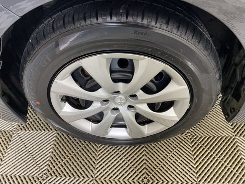 Used 2025 Toyota Corolla LE FWD image 5