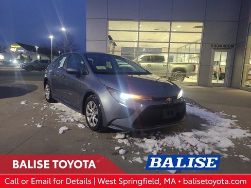 Used 2022 Toyota Corolla LE image 1