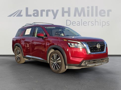 Used 2023 Nissan Pathfinder Platinum image 7