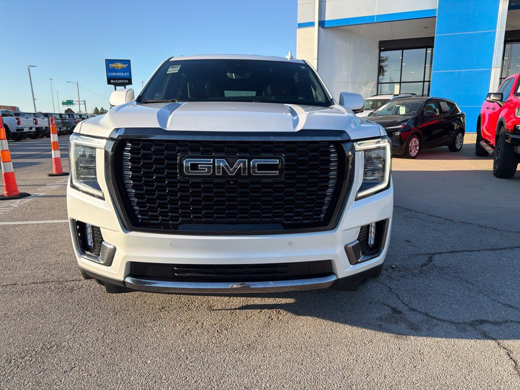 Used 2023 GMC Yukon XL Denali Ultimate AWD/4WD image 7