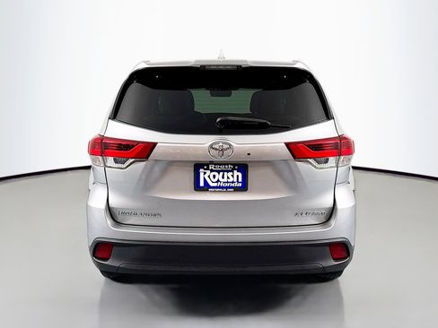 Used 2017 Toyota Highlander XLE image 6