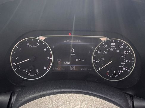 Used 2024 Nissan Sentra SV FWD image 19