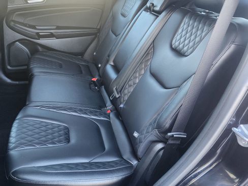 Used 2024 Ford Edge Titanium image 21