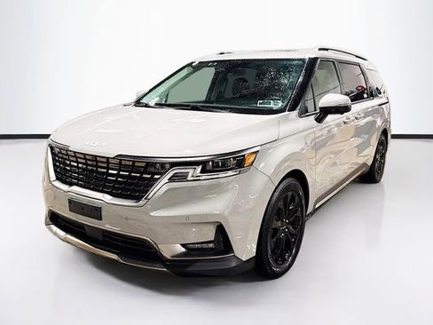 Used 2024 Kia Carnival SX Prestige image 3