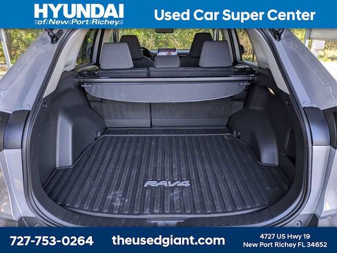 Used 2025 Toyota RAV4 XLE image 12
