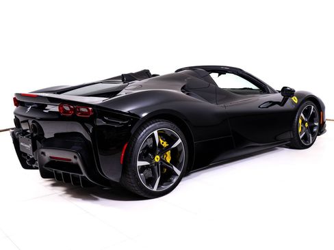 Used 2022 Ferrari SF90 Spider AWD/4WD image 7