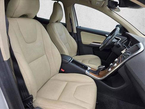 Used 2017 Volvo XC60 T5 Inscription w/ Advanced Package image 20
