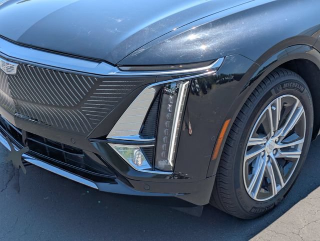 Used 2024 Cadillac Lyriq Luxury w/ LPO, Floor Liner Package AWD/4WD image 9