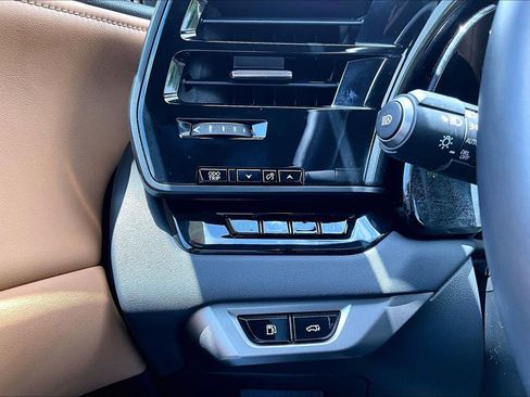 Used 2025 Lexus RX 350 Premium w/ Accessory Package (Z1) FWD image 36