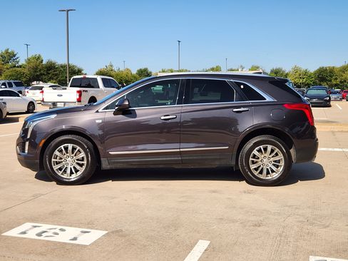 Used 2018 Cadillac XT5 Luxury w/ Driver Awareness Package FWD image 3