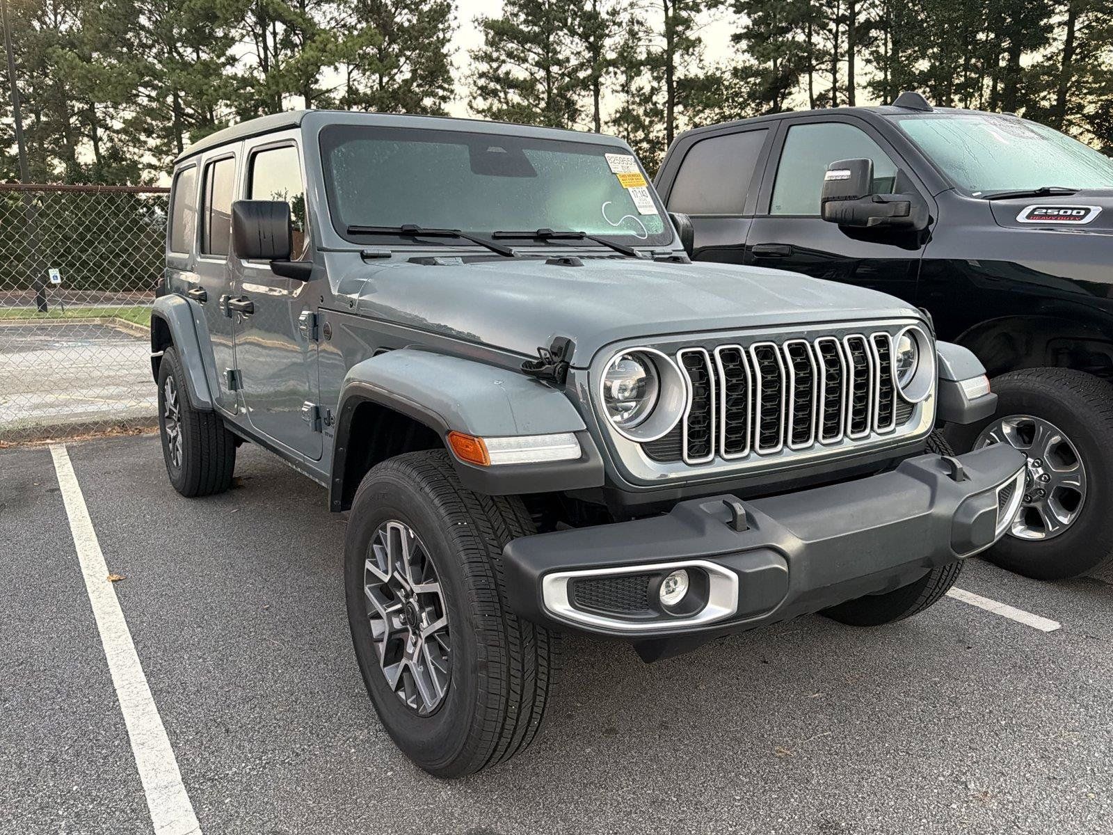 Used 2026 Jeep Wrangler Unlimited Sahara AWD/4WD image 3