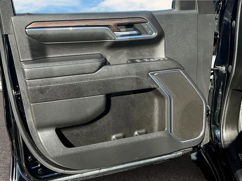 Used 2023 Chevrolet Silverado 1500 RST image 13