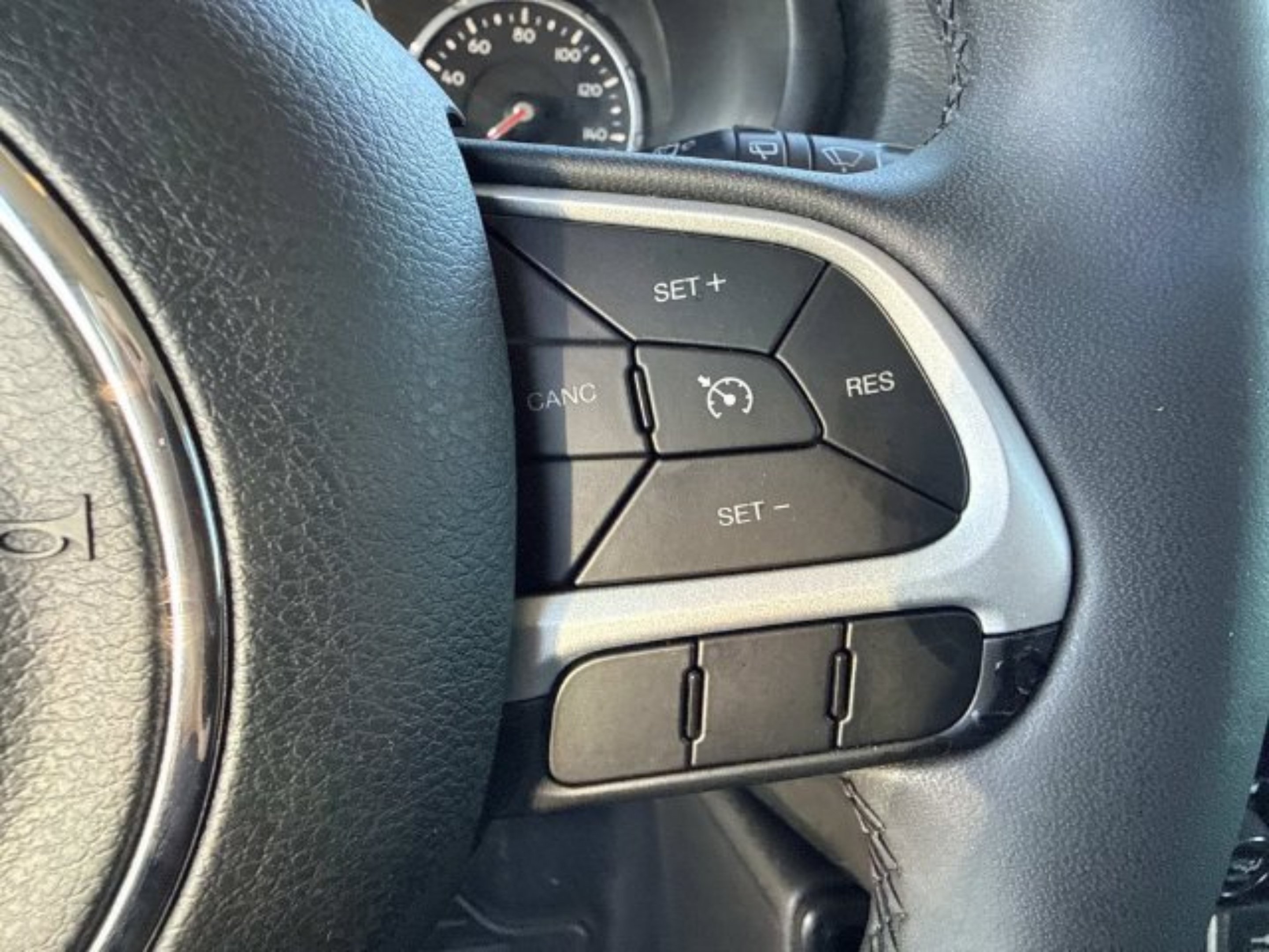 Used 2020 Jeep Renegade Latitude w/ Popular Equipment Group FWD image 20