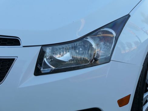 Used 2014 Chevrolet Cruze LS image 10