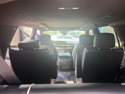 Used 2023 Cadillac Escalade Premium Luxury w/ Performance Package AWD/4WD image 14
