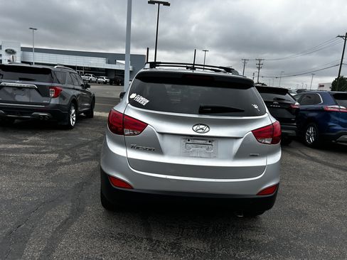 Used 2015 Hyundai Tucson SE AWD/4WD image 4