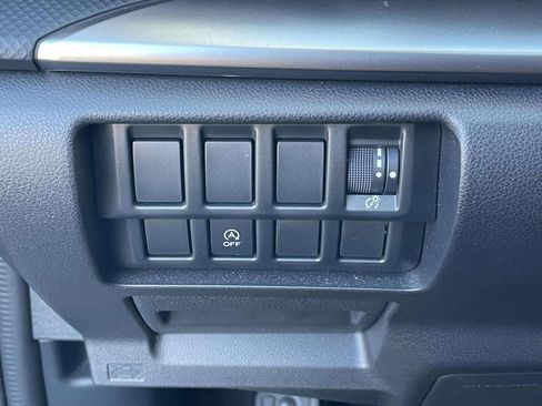 Used 2019 Subaru Forester Premium w/ All-Weather Package image 18