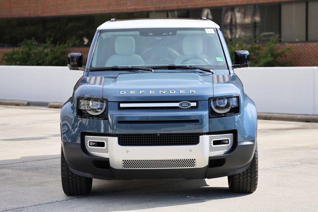 Used 2025 Land Rover Defender 110 S AWD/4WD image 5