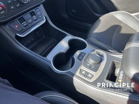 Used 2020 GMC Terrain Denali w/ Denali Premium Package image 25