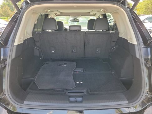 Certified 2024 Nissan Rogue SL w/ SL Premium Package FWD image 8