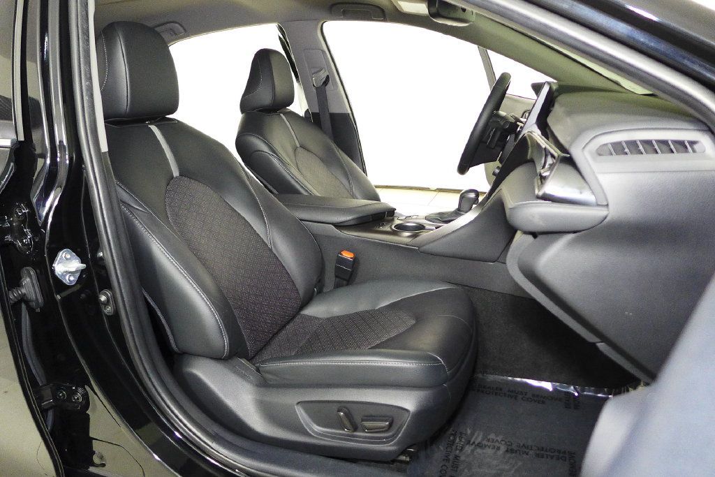 Used 2023 Toyota Camry XSE FWD image 18