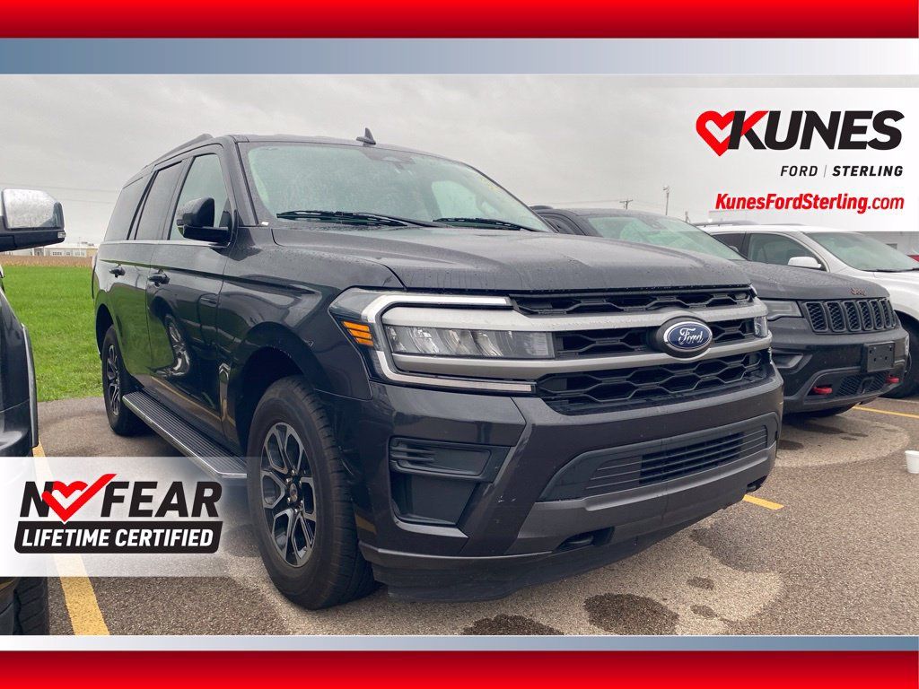Used 2023 Ford Expedition XLT AWD/4WD image 1