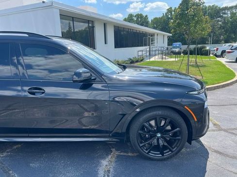 Used 2026 BMW X7 xDrive40i w/ M Sport Package AWD/4WD image 2