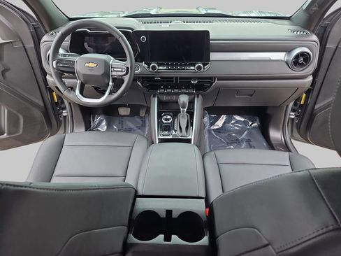 Used 2024 Chevrolet Colorado LT w/ LT Convenience Package III AWD/4WD image 9
