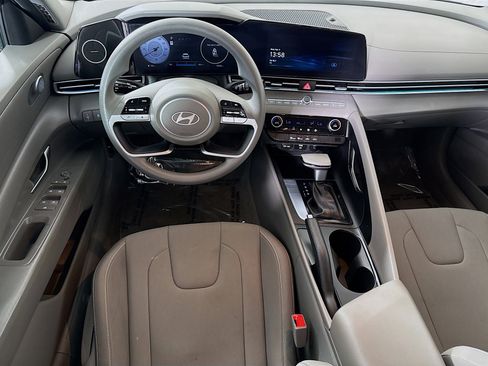 Used 2024 Hyundai Elantra SEL image 17
