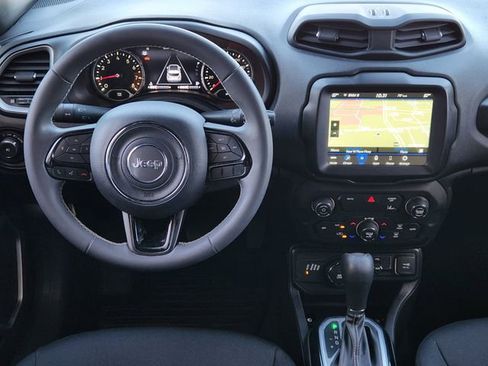Certified 2021 Jeep Renegade Latitude AWD/4WD image 24