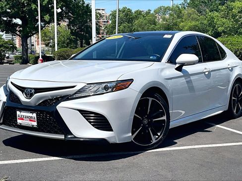 Used 2019 Toyota Camry XSE FWD image 1