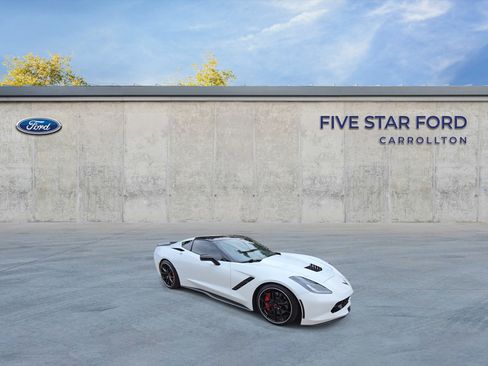 Used 2014 Chevrolet Corvette Stingray Coupe RWD image 2