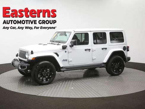 Used 2025 Jeep Wrangler Unlimited Sahara AWD/4WD image 53