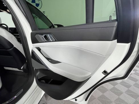 Used 2024 BMW X6 M60i AWD/4WD image 26
