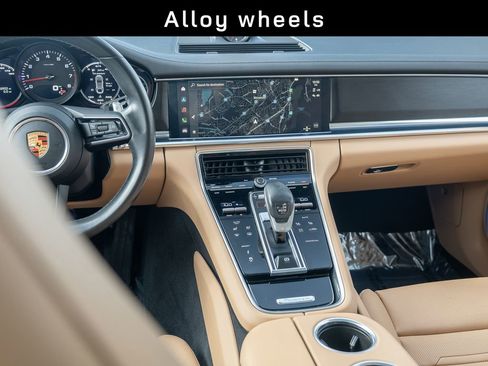 Used 2023 Porsche Panamera 4 Platinum Edition image 21