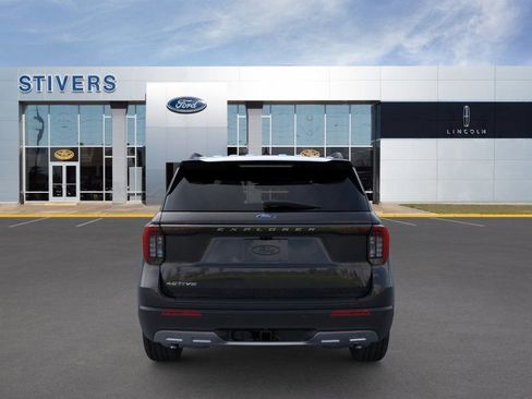 New 2026 Ford Explorer Active w/ Active Comfort Package image 5