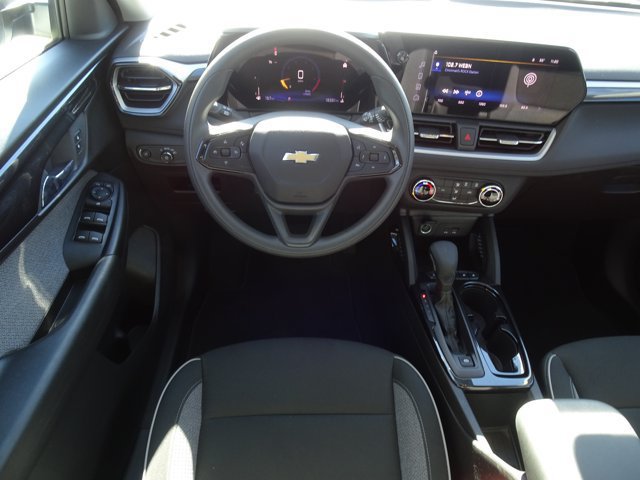 Used 2024 Chevrolet TrailBlazer LS FWD image 14