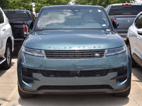 Used 2025 Land Rover Range Rover Sport SE AWD/4WD image 3