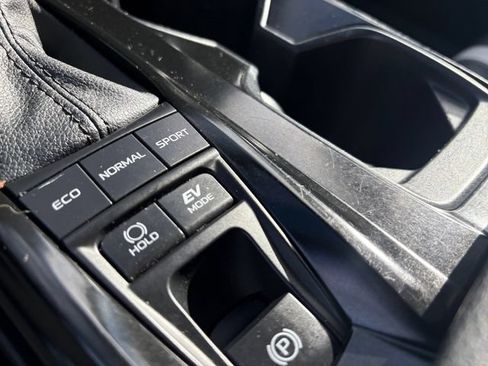 Certified 2025 Toyota Camry SE FWD image 22