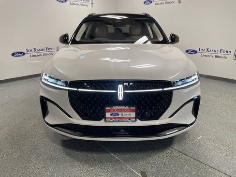 Used 2024 Lincoln Nautilus Black Label w/ Jet Appearance Package (87T) image 2