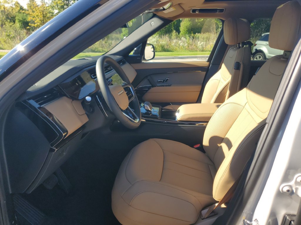 New 2027 Land Rover Range Rover Sport SE AWD/4WD image 14