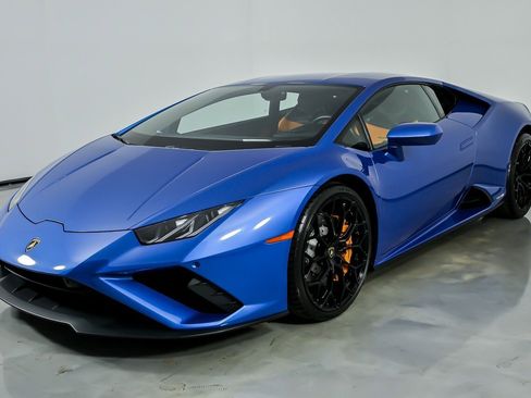 Used 2020 Lamborghini Huracan EVO RWD image 6