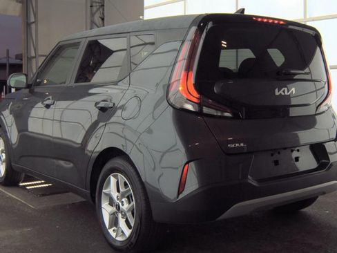 Certified 2025 Kia Soul LX w/ LX Technology Package FWD image 4